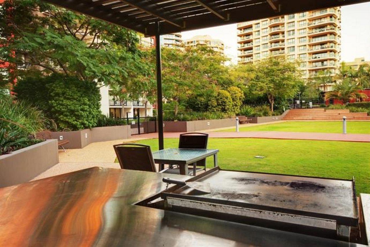 The Docks On Goodwin Aparthotel Brisbane Exteriör bild